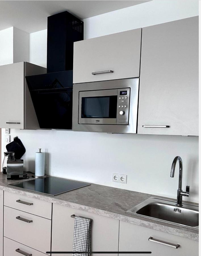 Freshly Renovated In Trendy Area L Hg21 Apartament